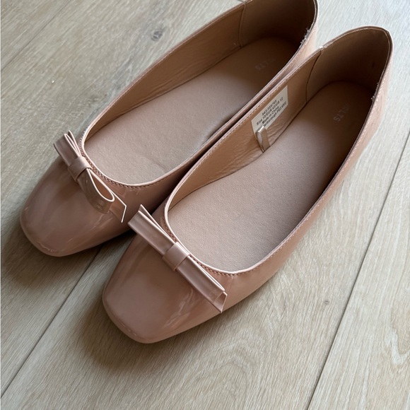 Beige Flats - Picture 2 of 3